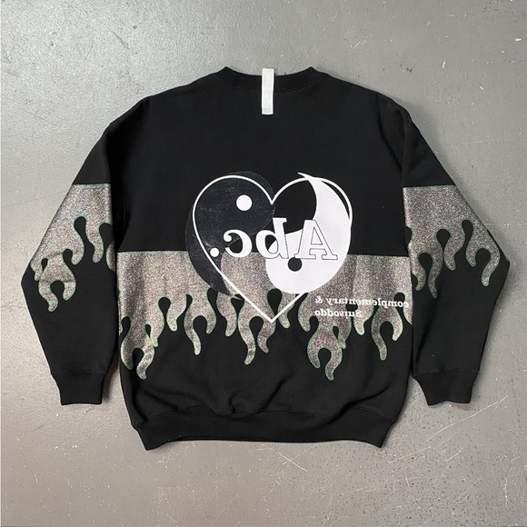 ✨ADVISORY BOARD CRYSTALS✨ABC Valentine Yin Yang Crewneck Sweater - Picture 4 of 6